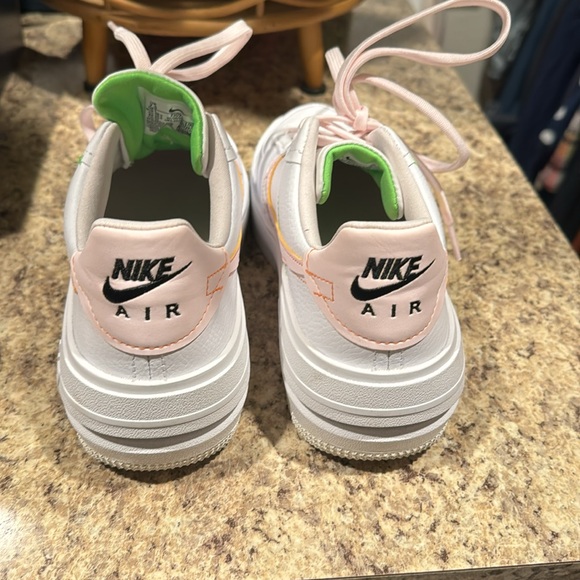 Nike Air Force 1 - Picture 3 of 6